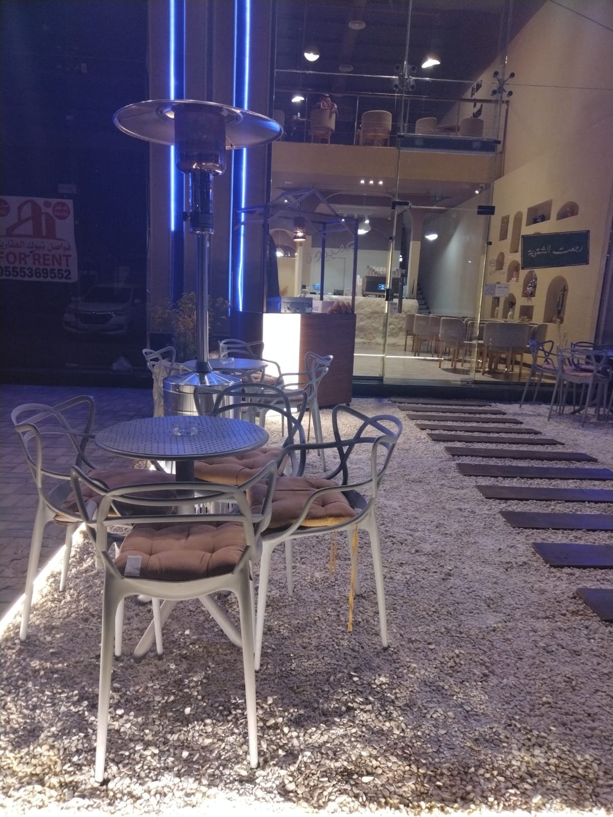 adore Cafe design 3
