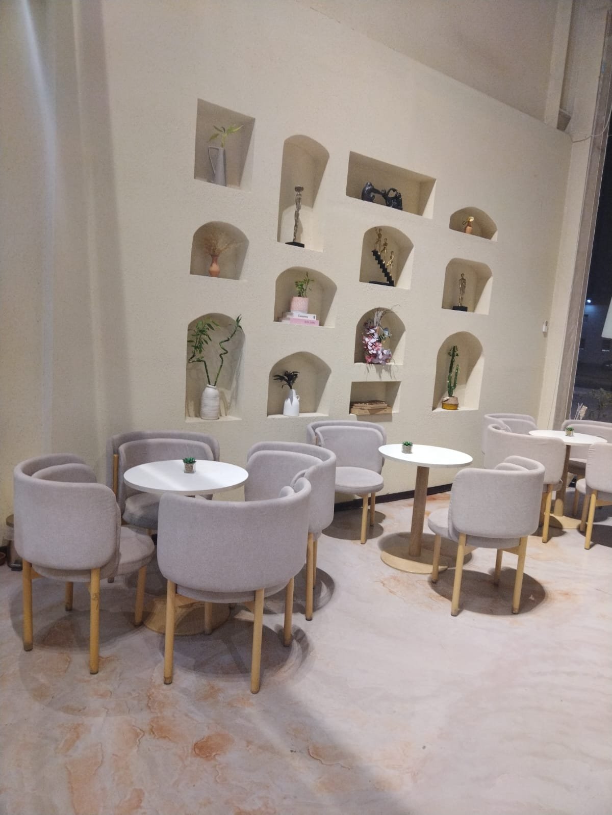 adore Cafe design 2
